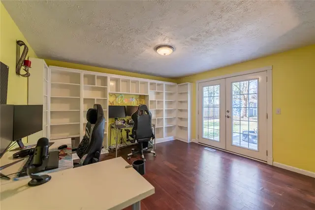 115 Leatherbark Road gallery image 11