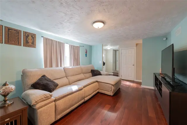115 Leatherbark Road gallery image 12