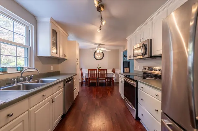 115 Leatherbark Road gallery image 16