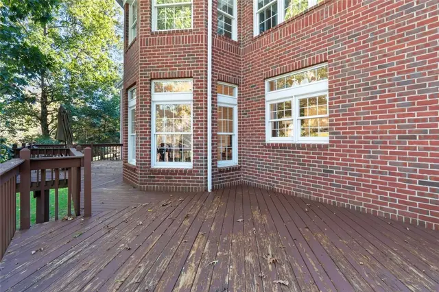 115 Lyndhurst Cir gallery image 7