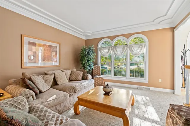 115 Lyndhurst Cir gallery image 15