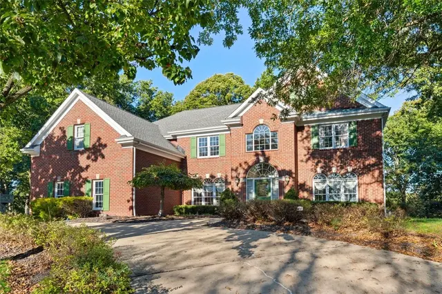 115 Lyndhurst Cir gallery image 19