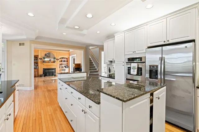 115 Lyndhurst Cir gallery image 20