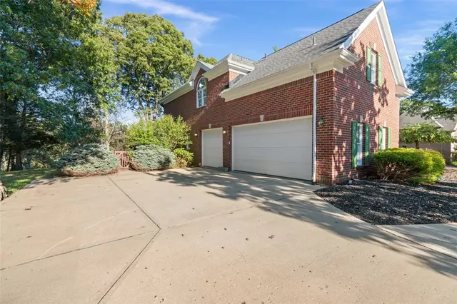115 Lyndhurst Cir gallery image 30