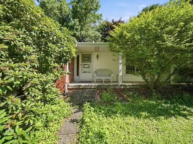 115 Meadowvue DRIVE gallery image 7