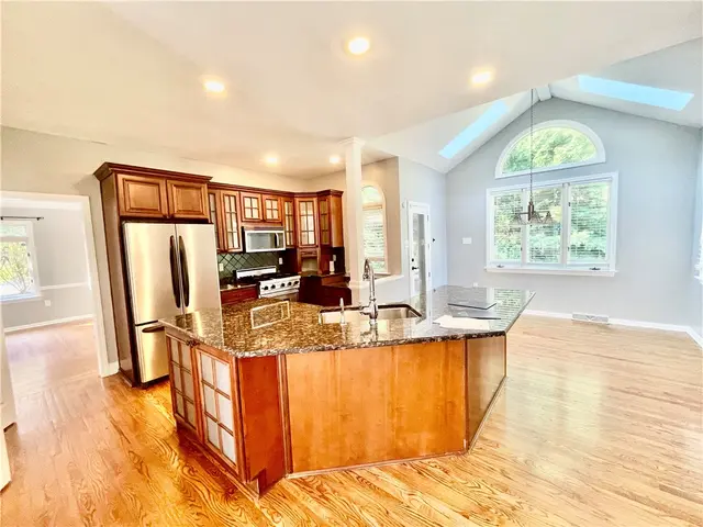 115 Radcliff Dr gallery image 9