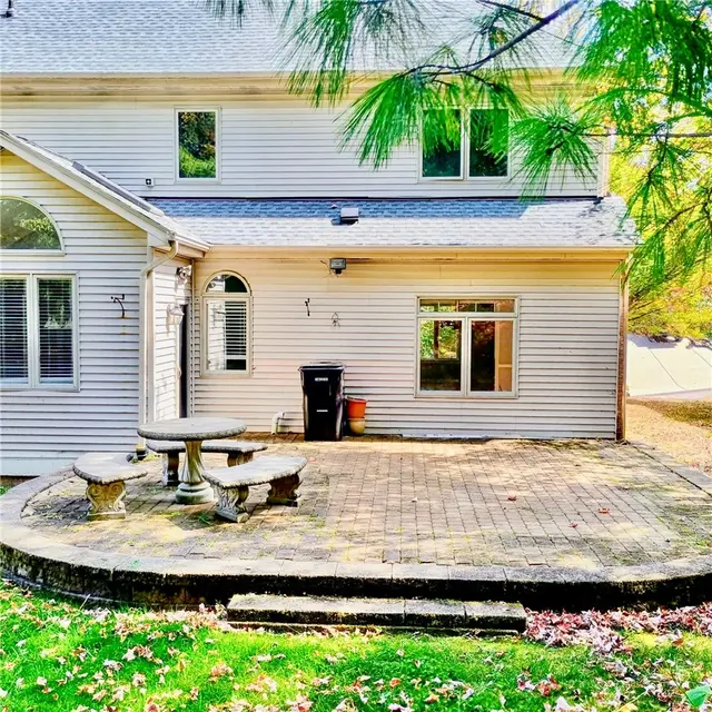 115 Radcliff Dr gallery image 12
