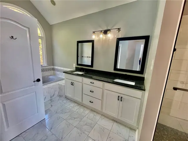 115 Radcliff Dr gallery image 29