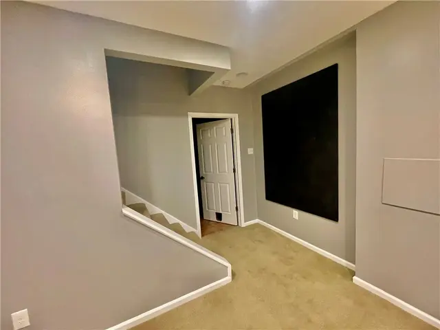 115 Radcliff Dr gallery image 35