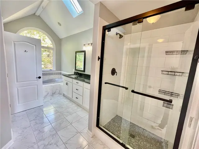 115 Radcliff Dr gallery image 39