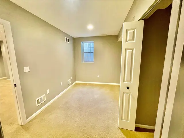 115 Radcliff Dr gallery image 42