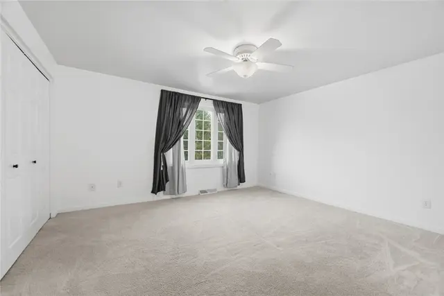 115 THORNBERRY DRIV gallery image 6