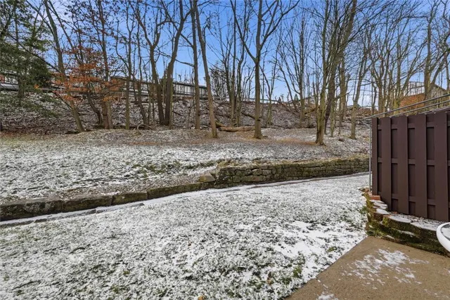 115 THORNBERRY DRIV gallery image 11