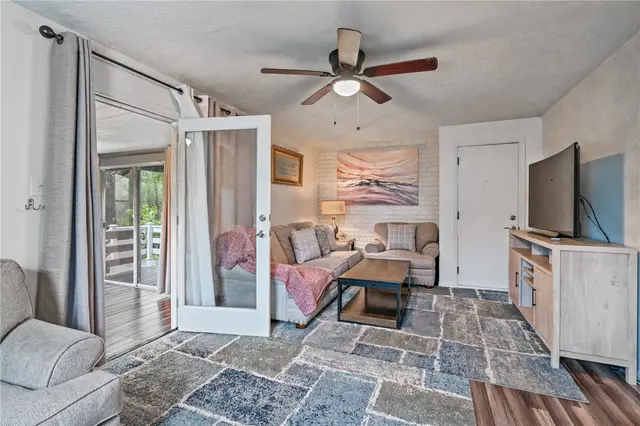 1150 Judy Ann Pl gallery image 2