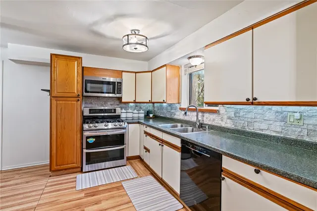 1150 Judy Ann Pl gallery image 4