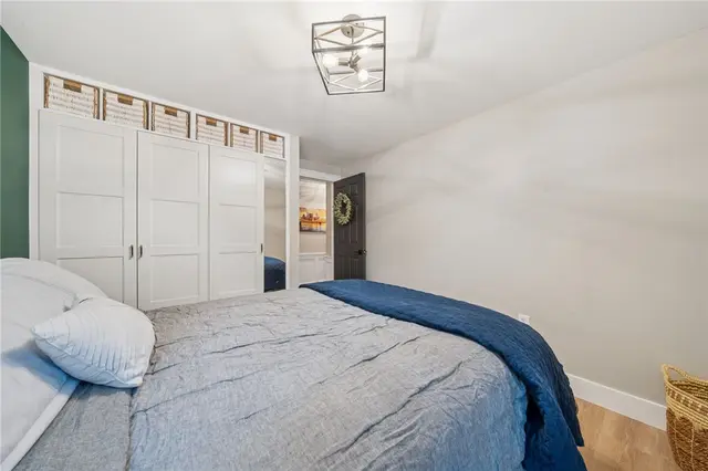 116 Colonial Dr gallery image 8