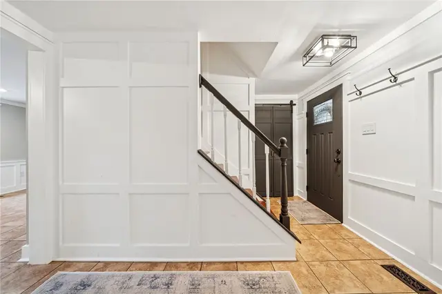 116 Colonial Dr gallery image 14