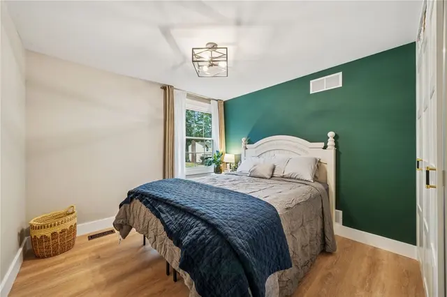 116 Colonial Dr gallery image 26