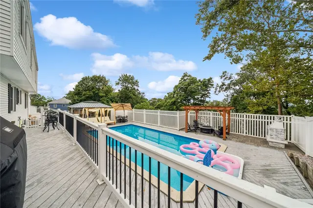 116 Colonial Dr gallery image 31