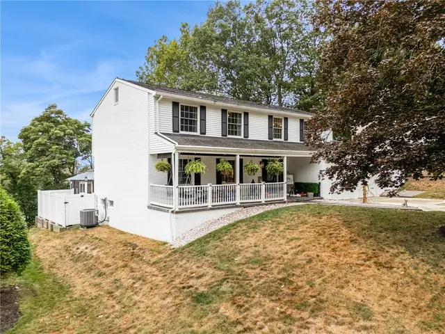 116 Colonial Dr gallery image 36