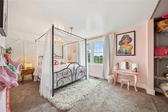116 Colonial Dr gallery image 37