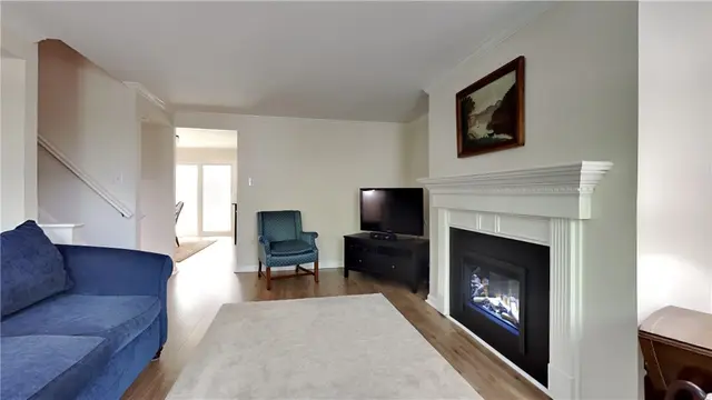 116 Inverness Dr. gallery image 17
