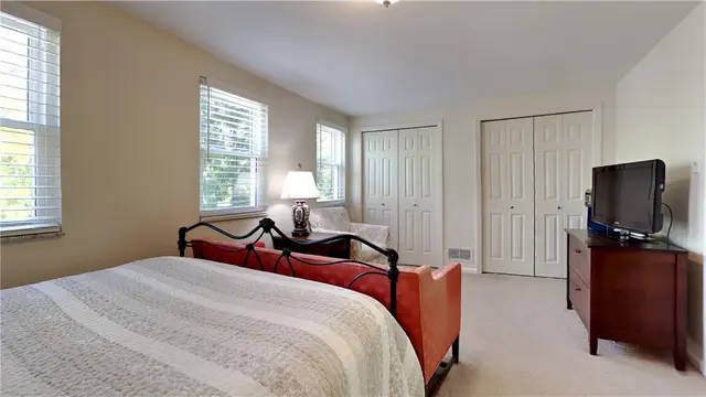 116 Inverness Dr. gallery image 40