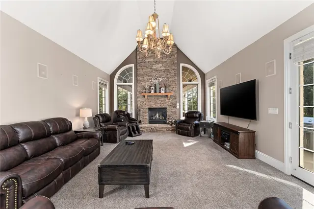 116 Mirage Drive gallery image 16