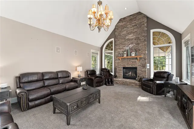 116 Mirage Drive gallery image 18