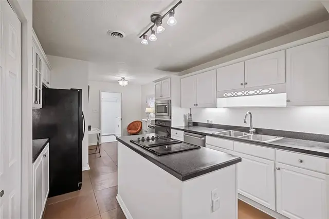 117 Linden Ct gallery image 9