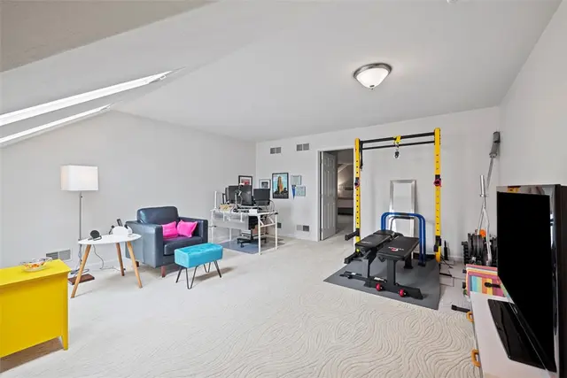 117 Linden Ct gallery image 12