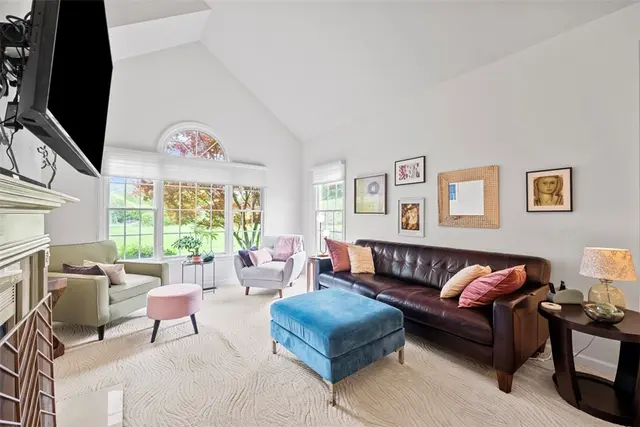 117 Linden Ct gallery image 17