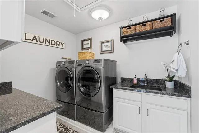 117 Lyndhurst Cir gallery image 4