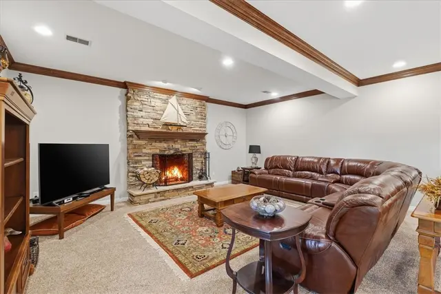 117 Lyndhurst Cir gallery image 5