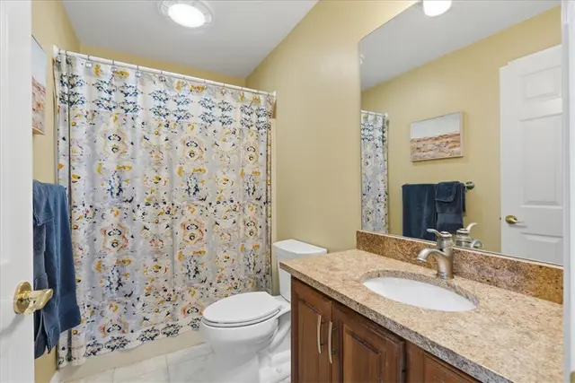117 Lyndhurst Cir gallery image 16