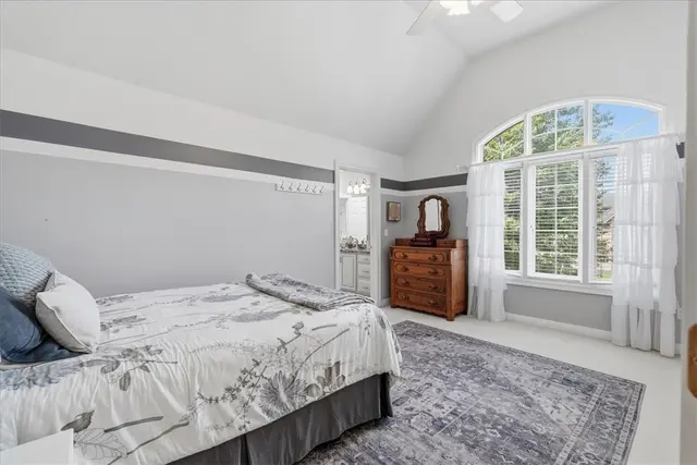 117 Lyndhurst Cir gallery image 17