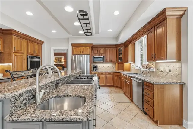 117 Lyndhurst Cir gallery image 37