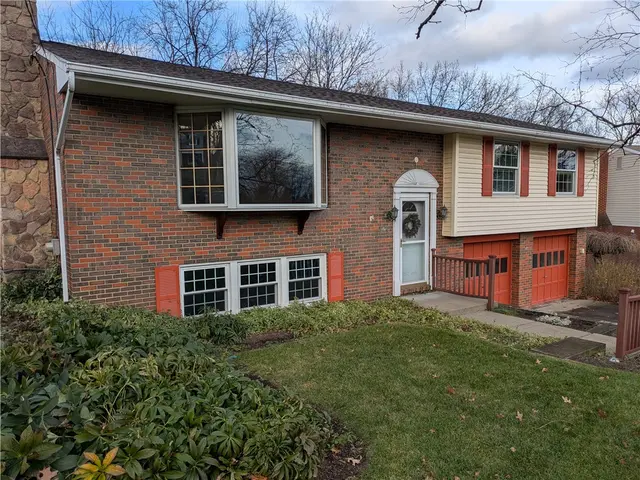 117 S Harleston Dr gallery image 10