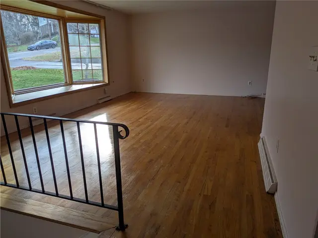117 S Harleston Dr gallery image 18