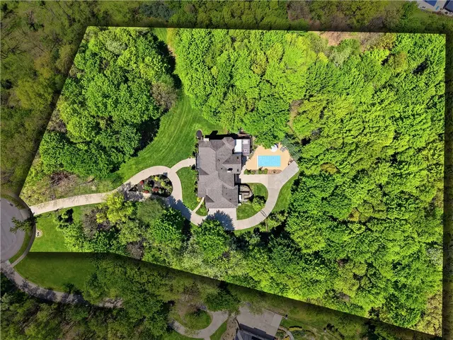 117 Windwood Heights Drive gallery image 4