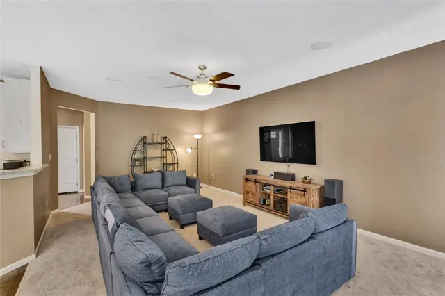 118 Blue Heron Dr gallery image 13