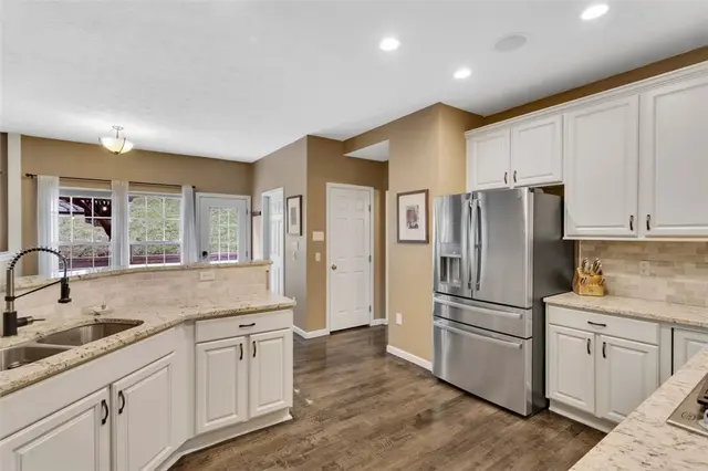 118 Blue Heron Dr gallery image 15