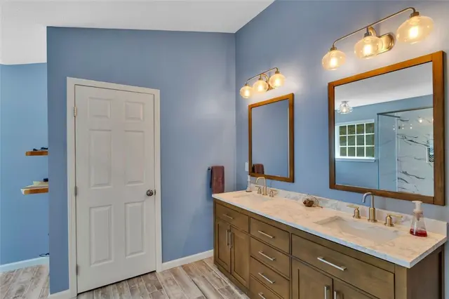 118 Blue Heron Dr gallery image 23