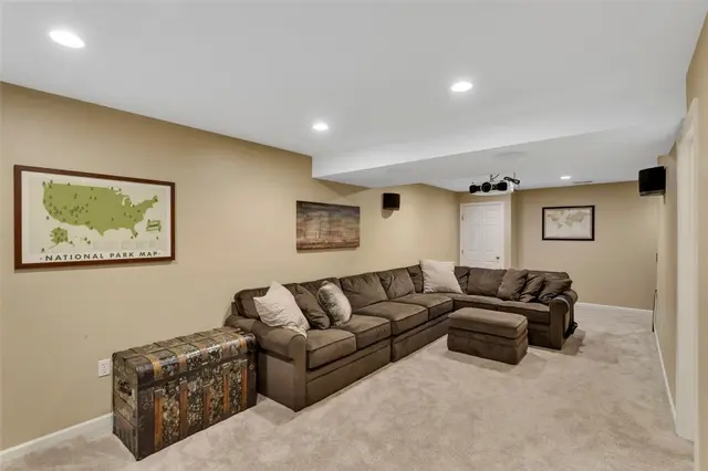 118 Blue Heron Dr gallery image 31