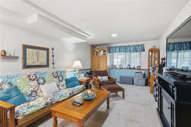 118 Brookmeade Dr gallery image 12