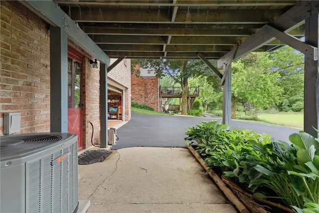 118 Brookmeade Dr gallery image 16