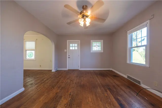 118 Hillcrest Dr gallery image 33