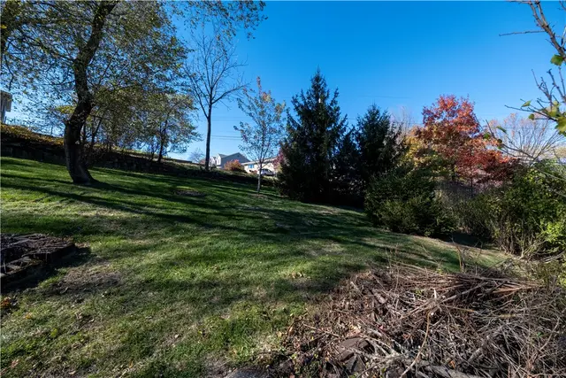 118 Hillcrest Dr gallery image 37