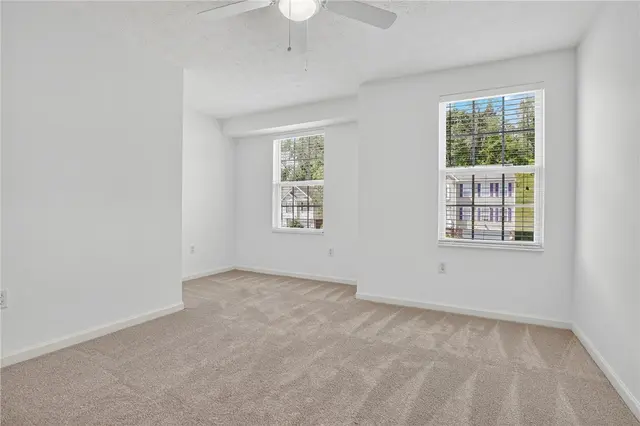 118 Tartan Rd gallery image 4