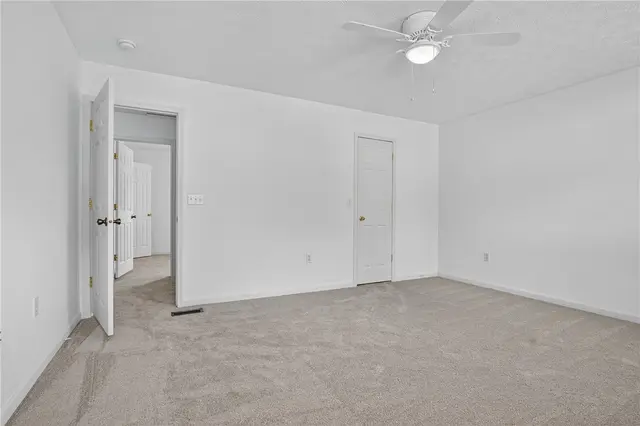 118 Tartan Rd gallery image 5